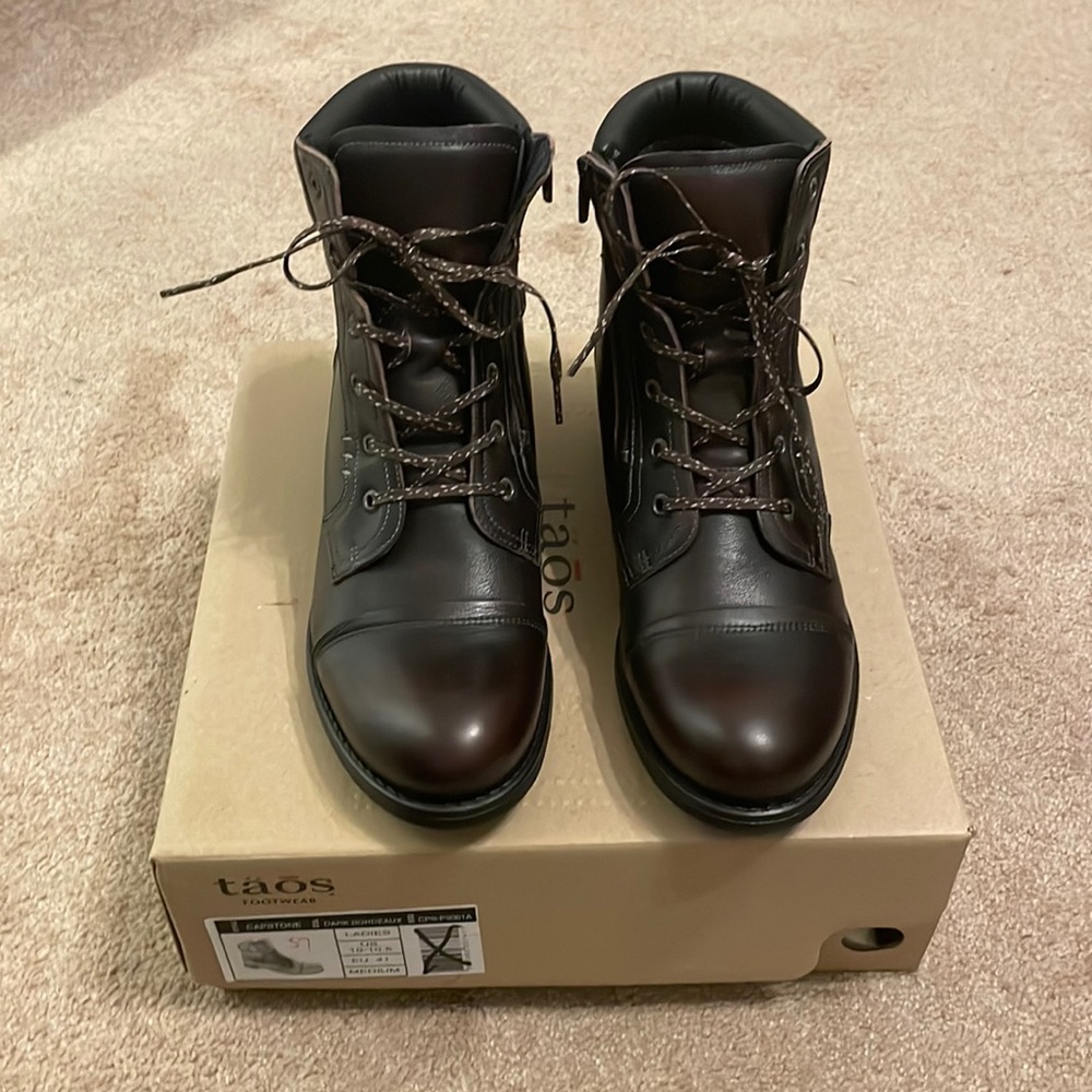 Taos Lace up Boots